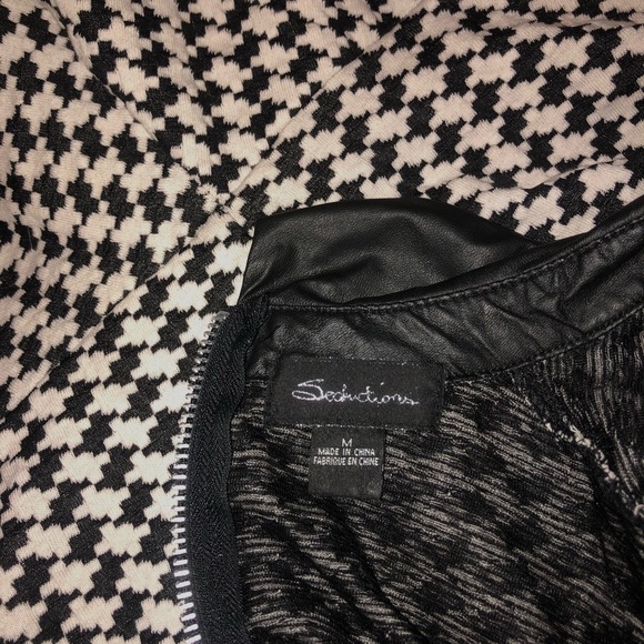 2 for 20‼️ Seduction chevron peplum top - Picture 4 of 4